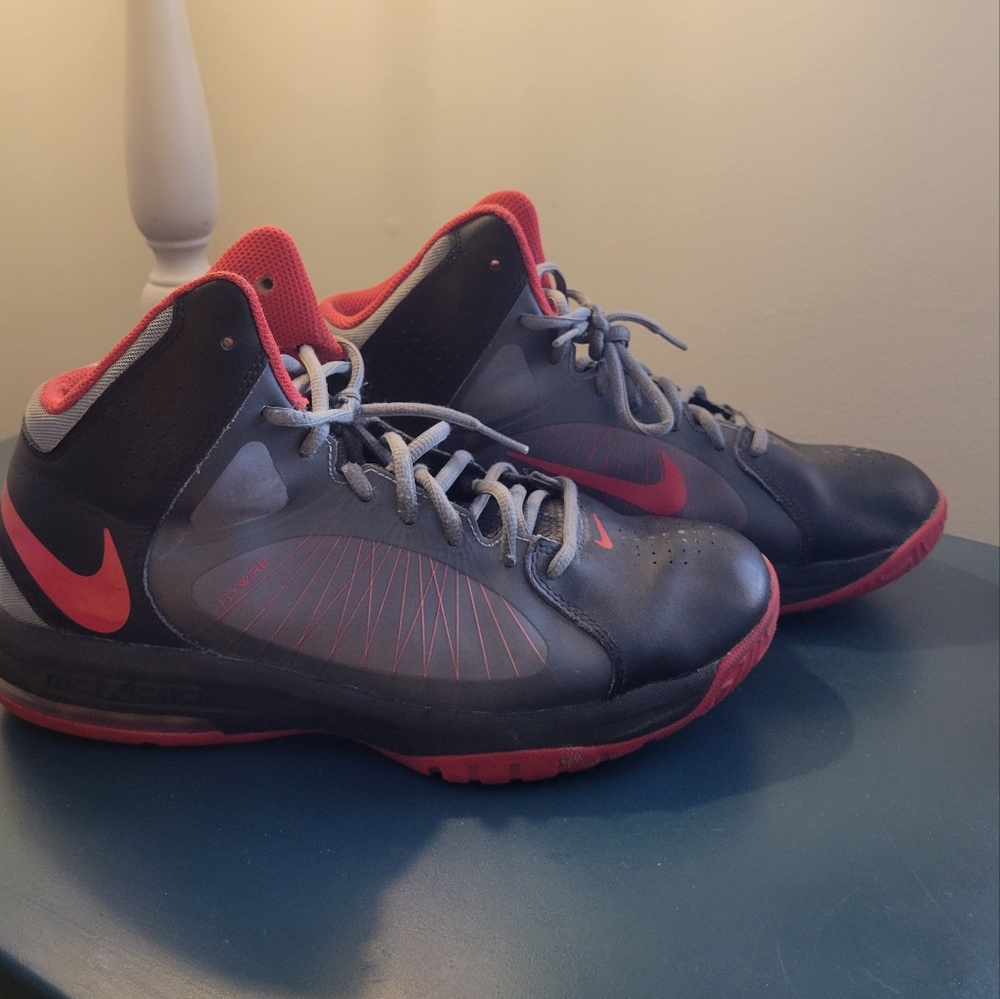 Nike Air Max  Size 9  Hightop